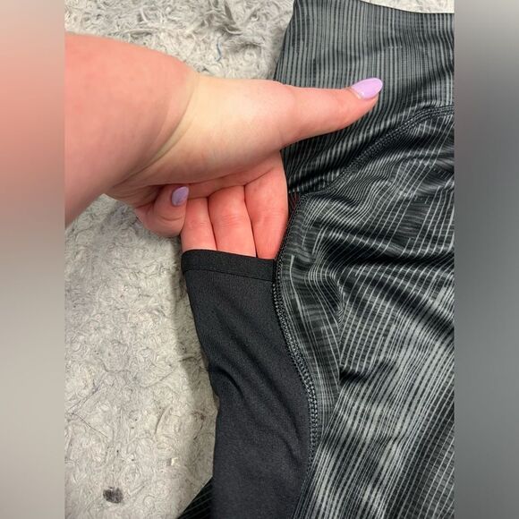 Gymshark gray leggings with pockets EST size S - Picture 9 of 9